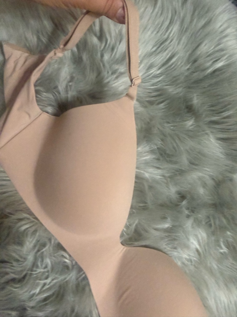 Victoria's Secret Light Nude Seamless T-Shirt Bra